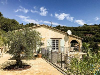 Quiet 4 bedroom Villa for sale with panoramic view and countryside view in Montauroux, Cote d'Azur French Riviera