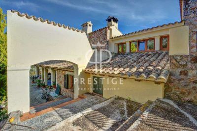 Quiet 5 bedroom Farmhouse for sale with sea view and countryside view views in Andratx, Mallorca