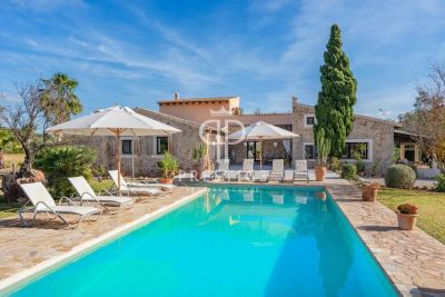 6 bedroom Villa for sale with countryside view with Income Potential in Pollenca, Mallorca