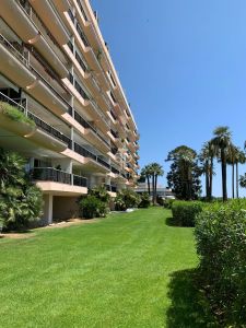 Luxury 3 bedroom Apartment for sale with panoramic view and sea view in Vallauris, Cote d'Azur French Riviera