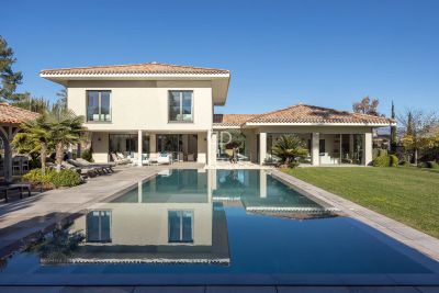 Luxury 5 bedroom Villa for sale with countryside view in Terre Blanche, Saint Paul en Foret, Cote d'Azur French Riviera