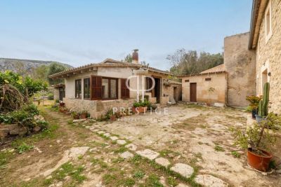 Character 5 bedroom Farmhouse for sale with countryside view in Pollenca, Mallorca