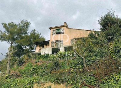 Quiet 4 bedroom Villa for sale with countryside view in Roquebrune Cap Martin, Cote d'Azur French Riviera