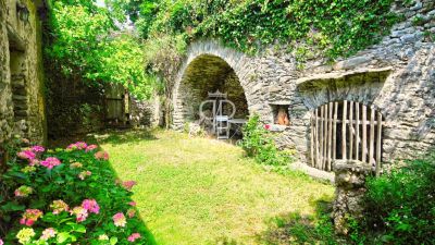 Character 4 bedroom House for sale with countryside view in Conques en Rouergue, Midi-Pyrenees