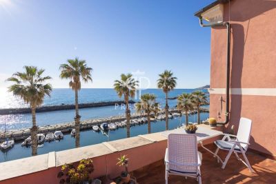 Beautiful 2 bedroom Townhouse for sale with sea view in Riva Ligure, Liguria