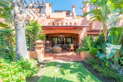 Spacious 5 bedroom Townhouse for sale with sea view in Marbella, Andalucia