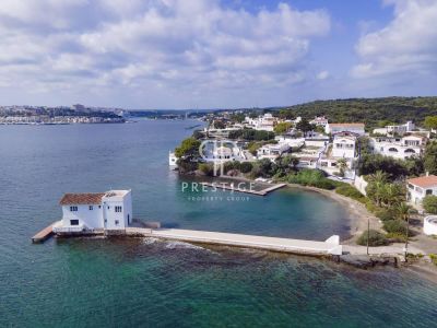 Waterfront 4 bedroom Townhouse for sale with sea view in Mahon, Menorca