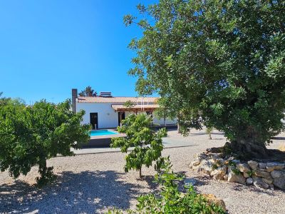 Quiet 4 bedroom Villa for sale with countryside view in Sao Bras de Alportel, Algarve