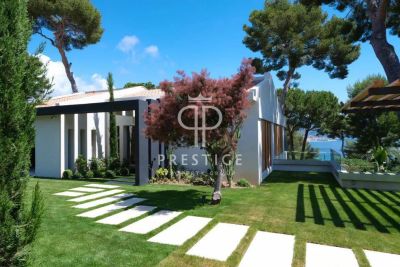 Exclusive 4 bedroom Villa for sale with sea view and panoramic view in Roquebrune Cap Martin, Cote d'Azur French Riviera