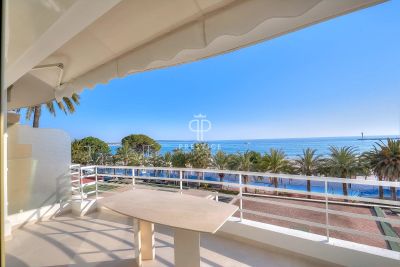 Bright 2 bedroom Apartment for sale with panoramic view and sea view in La Croisette, Cannes, Cote d'Azur French Riviera