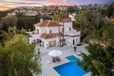 Luxury 5 bedroom Villa for sale with sea view in Benahavis, Andalucia