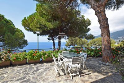 Authentic 3 bedroom Villa for sale with sea view in Ospedaletti, Liguria