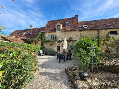 Quiet 23 bedroom House for sale with countryside view and panoramic view in Nadaillac de Rouge, Midi-Pyrenees