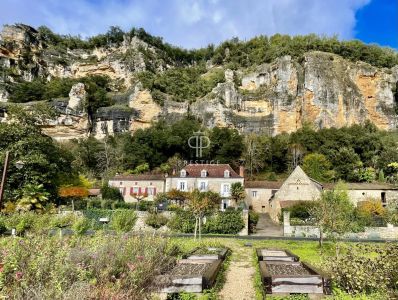 Character 5 bedroom House for sale with lake or river view and panoramic view in La Roque Gageac, Aquitaine