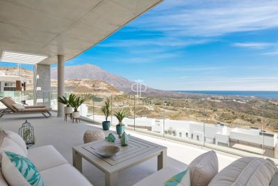 Bright 4 bedroom Penthouse for sale with sea view and panoramic view in Benahavis, Andalucia