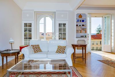 Immaculate 2 bedroom Apartment for sale in Carre d'Or, Nice, Cote d'Azur French Riviera