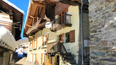 Authentic 5 bedroom House for sale in Les Arcs, Rhone-Alpes