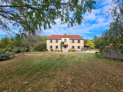 Immaculate 5 bedroom House for sale with countryside view in Rouffilhac, Midi-Pyrenees