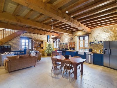 Income Producing 8 bedroom Farmhouse for sale in Excideuil, Aquitaine