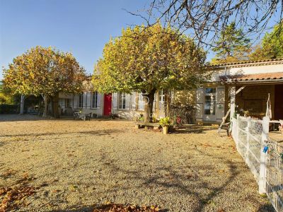 Beautiful 6 bedroom House for sale with countryside view in Marmande, Aquitaine