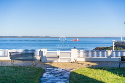 Spacious 7 bedroom House for sale with panoramic view and sea view in Arcachon, Aquitaine