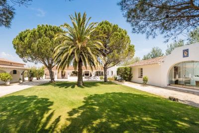 Spacious 8 bedroom House for sale with countryside view in Saintes Maries de la Mer, Cote d'Azur French Riviera