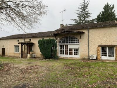 Character 5 bedroom House for sale with countryside view in Duras, Aquitaine