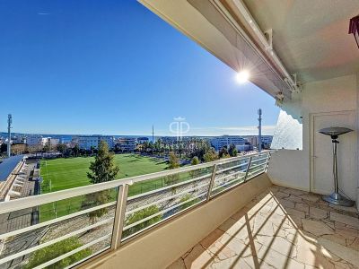 Spacious Apartment for sale with sea view in Palm Beach, Cannes, Cote d'Azur French Riviera