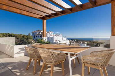 Immaculate 3 bedroom Penthouse Apartment for sale with sea view and countryside view in Casares, Andalucia