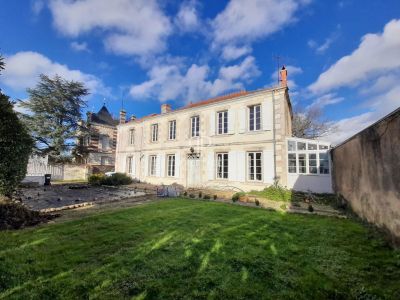 7 bedroom House for sale with Income Potential in La Rochelle, Poitou-Charentes