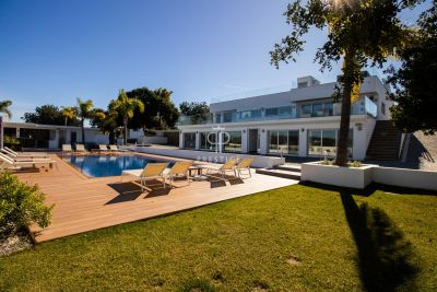 6 bedroom Villa for sale with countryside view with Income Potential in Santa Barbara de Nexe, Algarve