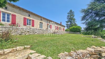 Character 8 bedroom House for sale with countryside view in Nanteuil en Vallee, Poitou-Charentes