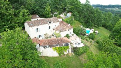 Character 5 bedroom House for sale with countryside view and panoramic view in Laroque Timbaut, Aquitaine