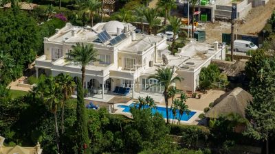 Bright 5 bedroom Villa for sale in Paraiso Medio, Estepona, Andalucia