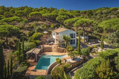 Quiet 6 bedroom House for sale with sea view and countryside view in La Croix Valmer, Cote d'Azur French Riviera