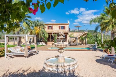 Income Producing 4 bedroom House for sale with countryside view in Selva, Mallorca