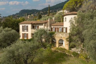 Authentic 3 bedroom House for sale with panoramic view in Grasse, Cote d'Azur French Riviera
