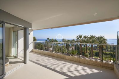 Bright 3 bedroom Apartment for sale with panoramic view in Vallauris, Cote d'Azur French Riviera
