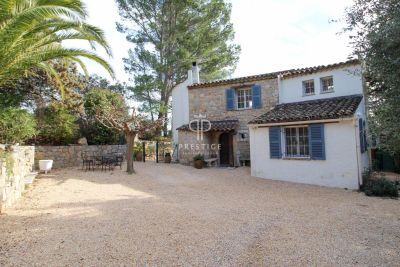 Lovingly Maintained 4 bedroom House for sale with panoramic view and countryside view in Seillans, Cote d'Azur French Riviera