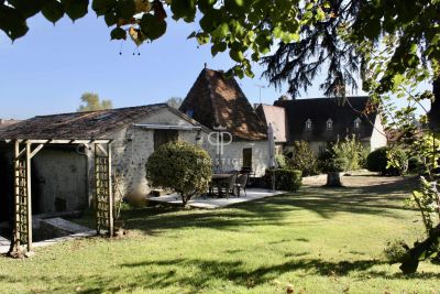 8 bedroom House for sale with countryside view with Income Potential in Sauveterre de Guyenne, Aquitaine