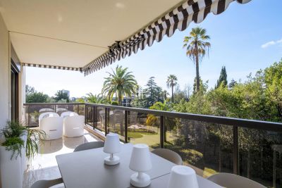 Renovated 2 bedroom Apartment for sale in Cannes, Cote d'Azur French Riviera