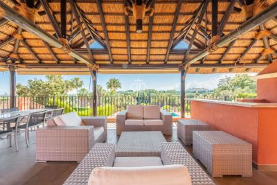 Quiet 4 bedroom Villa for sale with panoramic view and lake or river view in Santa Clara Golf, Marbella, Andalucia