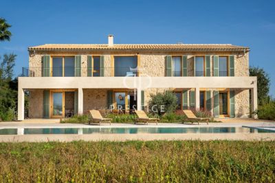 Income Producing 5 bedroom House for sale with countryside view in Pollenca, Mallorca