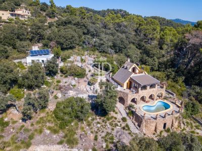 Character 2 bedroom Villa for sale with panoramic view and countryside view in Puigpunyent, Mallorca