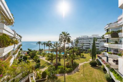 Exclusive 3 bedroom Apartment for sale with sea view in Playa Esmeralda, Marbella, Andalucia