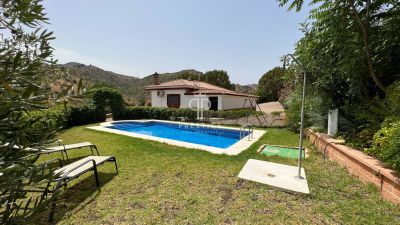 Quiet 3 bedroom Villa for sale with countryside view in Almogia, Andalucia