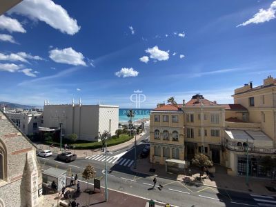 Bright 1 bedroom Apartment for sale with sea view in Menton, Cote d'Azur French Riviera