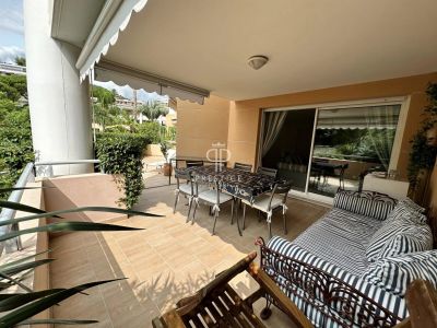 Lovingly Maintained 2 bedroom Apartment for sale in Roquebrune Cap Martin, Cote d'Azur French Riviera