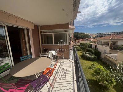 Stunning 2 bedroom Apartment for sale with sea view in Roquebrune Cap Martin, Cote d'Azur French Riviera