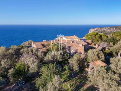 Character Farmhouse for sale with sea view and countryside view in Deia, Mallorca